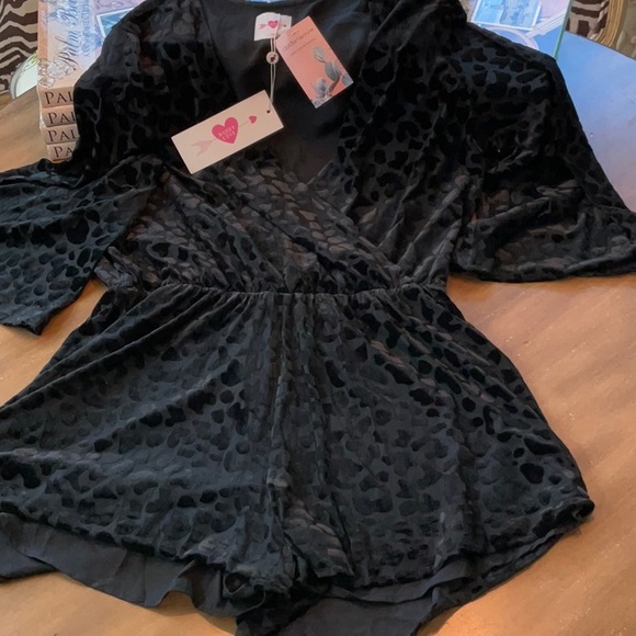 Buddy Love Pants - BUDDY LOVE Black Animal Print Romper Sz L
